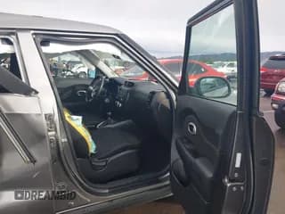 ✅ 2016 Kia Soul + • VIN: KNDJP3A53G7375510 • Lot: 43750774. Wystawiony na IAAI z przebiegiem 102 988 mil. Bezpłatny archiwum sprzedaży aukcyjnych z USA i szczegółowy raport historii pojazdu na DreamBid. Zdjęcie 5.