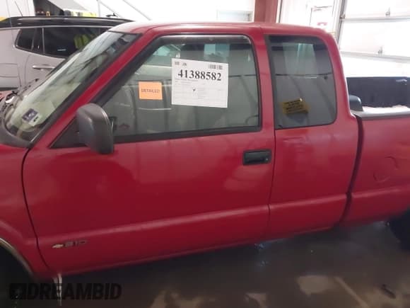 ✅ 2002 Chevrolet S-10 LS • VIN: 1GCCS19W428193679 • Лот: 41388582. Опубликован ранее на IAAI с пробегом 122 880 миль. Бесплатный доступ к архиву аукционных продаж из США и подробный отчёт об истории автомобиля на DreamBid. Изображение 14.