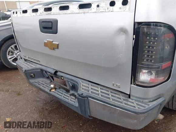 ✅ 2011 Chevrolet Silverado 1500 Work Truck • VIN: 1GCNCPEA4BZ199785 • Lot: 43126365. Listed on IAAI with 157,536 mi. Free auction sales archive from the USA and detailed vehicle history report at DreamBid. Image 6.