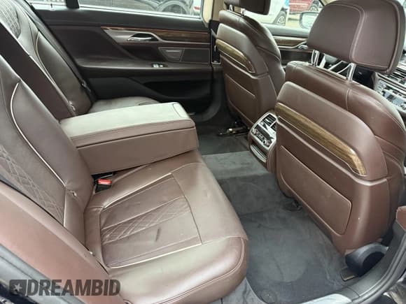 ✅ 2016 BMW 7 Series 750i xDrive • VIN: WBA7F2C58GG416344 • Лот: 43920926. Опубликован ранее на IAAI с пробегом 79 612 миль. Бесплатный доступ к архиву аукционных продаж из США и подробный отчёт об истории автомобиля на DreamBid. Изображение 8.