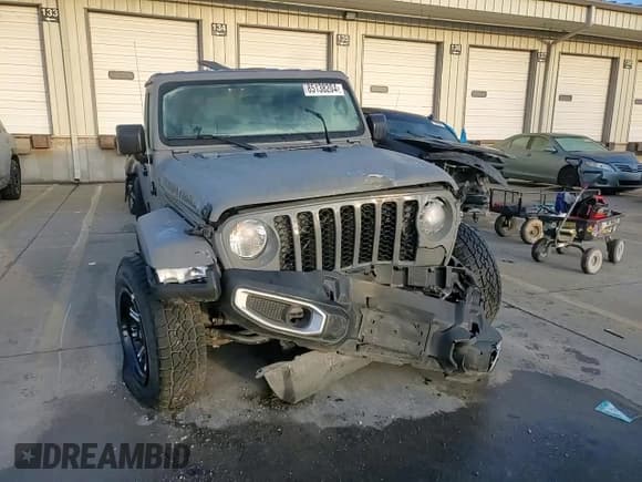 ✅ 2022 Jeep Gladiator Willys • VIN: 1C6HJTAG8NL107002 • Lot: 85138204. Wystawiony na Copart z przebiegiem 69 166 mil. Bezpłatny archiwum sprzedaży aukcyjnych z USA i szczegółowy raport historii pojazdu na DreamBid. Zdjęcie 11.