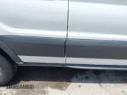 ✅ 2017 Ford Transit • VIN: 1FTYE2CM9HKB46704 • Lot: 42770259. Wystawiony na IAAI z przebiegiem 191 201 mil. Bezpłatny archiwum sprzedaży aukcyjnych z USA i szczegółowy raport historii pojazdu na DreamBid. Zdjęcie 18.