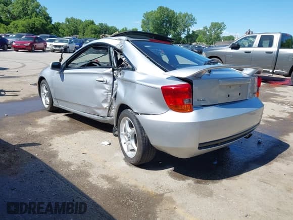 ✅ 2000 Toyota Celica GTS • VIN: JTDDY32T7Y0023659 • Lot: 42305104. Wystawiony na IAAI z przebiegiem 145 068 mil. Bezpłatny archiwum sprzedaży aukcyjnych z USA i szczegółowy raport historii pojazdu na DreamBid. Zdjęcie 3.