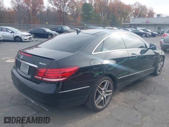 ✅ 2015 Mercedes-Benz E 400 • VIN: WDDKJ6HB6FF300166 • Лот: 43649771. Опубликован ранее на IAAI с пробегом 122 263 миль. Бесплатный доступ к архиву аукционных продаж из США и подробный отчёт об истории автомобиля на DreamBid. Изображение 4.