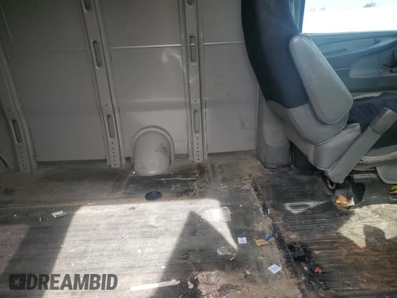 ✅ 2008 Chevrolet Express Cargo • VIN: 1GCGG25C581163225 • Lot: 84426695. Listed on Copart with 197,792 mi. Free auction sales archive from the USA and detailed vehicle history report at DreamBid. Image 11.