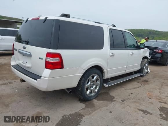 ✅ 2014 Ford Expedition Max Limited • VIN: 1FMJK2A51EEF44212 • Lot: 42063227. Wystawiony na IAAI z przebiegiem 115 710 mil. Bezpłatny archiwum sprzedaży aukcyjnych z USA i szczegółowy raport historii pojazdu na DreamBid. Zdjęcie 4.