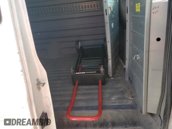 ✅ 2013 Chevrolet Express Cargo • VIN: 1GCWGGBA4D1177767 • Lot: 55887215. Listed on Copart with 116,485 mi. Free auction sales archive from the USA and detailed vehicle history report at DreamBid. Image 11.