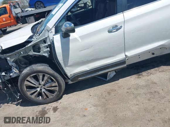 ✅ 2022 Subaru Ascent Touring • VIN: 4S4WMARD7N3463961 • Lot: 42054251. Listed on IAAI with 29,614 mi. Free auction sales archive from the USA and detailed vehicle history report at DreamBid. Image 6.