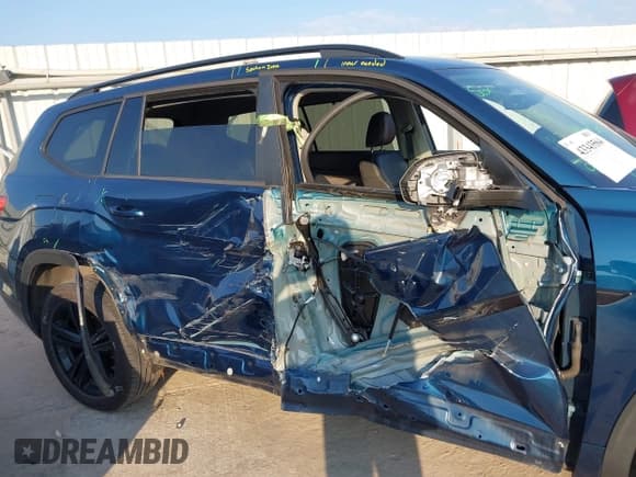 ✅ 2023 Volkswagen Atlas SEL R-Line Black • VIN: 1V2SR2CA9PC544552 • Lot: 43343564. Listed on IAAI with 82,486 mi. Free auction sales archive from the USA and detailed vehicle history report at DreamBid. Image 6.