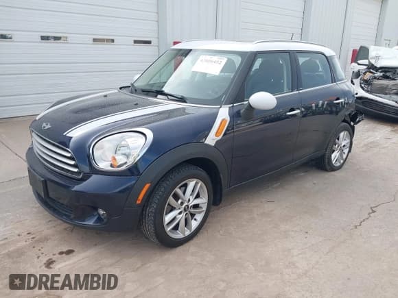 ✅ 2014 MINI Countryman • VIN: WMWZB3C54EWR37851 • Лот: 43606452. Опубликован ранее на IAAI с пробегом 80 609 миль. Бесплатный доступ к архиву аукционных продаж из США и подробный отчёт об истории автомобиля на DreamBid. Изображение 17.