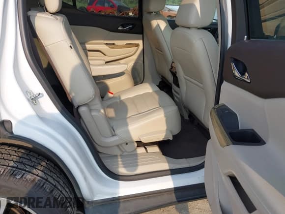 ✅ 2019 GMC Acadia Denali • VIN: 1GKKNXLS9KZ125064 • Lot: 42876636. Listed on IAAI with 45,927 mi. Free auction sales archive from the USA and detailed vehicle history report at DreamBid. Image 8.