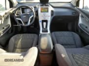 ✅ 2013 Chevrolet Volt • VIN: 1G1RE6E48DU107019 • Lot: 80991724. Wystawiony na Copart z przebiegiem 130 456 mil. Bezpłatny archiwum sprzedaży aukcyjnych z USA i szczegółowy raport historii pojazdu na DreamBid. Zdjęcie 7.