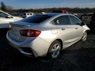 2017 Chevrolet Cruze LT z VIN 1G1BE5SM1H7275542, wystawiony jako Copart lot #69944992 z przebiegiem 66 635 mil mil oraz . Historia ofert i sprzedaży dostępna na DreamBid. Obrazek 3.