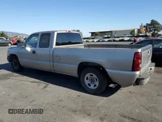 ✅ 2003 Chevrolet Silverado 1500 Work Truck • VIN: 1GCEC19VX3E355587 • Лот: 70829834. Опубликован ранее на Copart с пробегом 180 490 миль. Бесплатный доступ к архиву аукционных продаж из США и подробный отчёт об истории автомобиля на DreamBid. Изображение 2.
