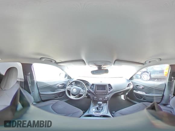 ✅ 2021 Jeep Cherokee Latitude • VIN: 1C4PJLCB8MD107063 • Lot: 60847615. Wystawiony na Copart z przebiegiem 102 506 mil. Bezpłatny archiwum sprzedaży aukcyjnych z USA i szczegółowy raport historii pojazdu na DreamBid. Zdjęcie 16.