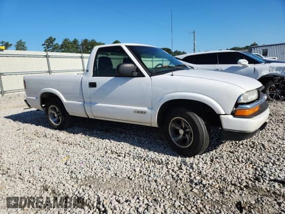 2002 Chevrolet S-10 LS with VIN 1GCCS145028259188, listed as a Copart auction lot 69423465 with 487,215 mi miles and Salvage title. Bid and sale history available at DreamBid. Image 4.