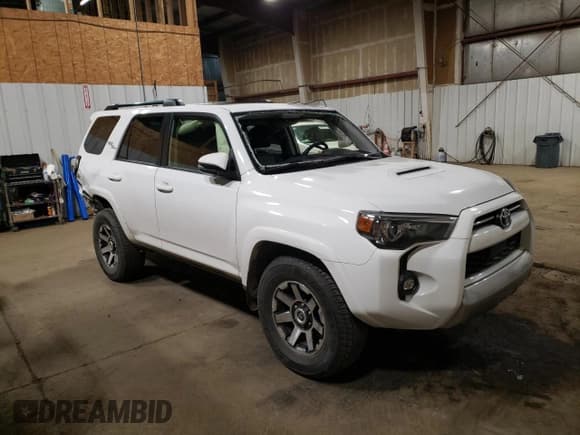 ✅ 2023 Toyota 4Runner TRD Off Road Premium • VIN: JTERU5JR4P6192581 • Lot: 89680685. Wystawiony na Copart z przebiegiem 23 077 mil. Bezpłatny archiwum sprzedaży aukcyjnych z USA i szczegółowy raport historii pojazdu na DreamBid. Zdjęcie 4.