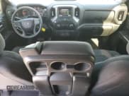 ✅ 2020 Chevrolet Silverado 1500 Custom Trail Boss • VIN: 1GCPYCEF2LZ183259 • Lot: 68073434. Wystawiony na Copart z przebiegiem 54 947 mil. Bezpłatny archiwum sprzedaży aukcyjnych z USA i szczegółowy raport historii pojazdu na DreamBid. Zdjęcie 8.