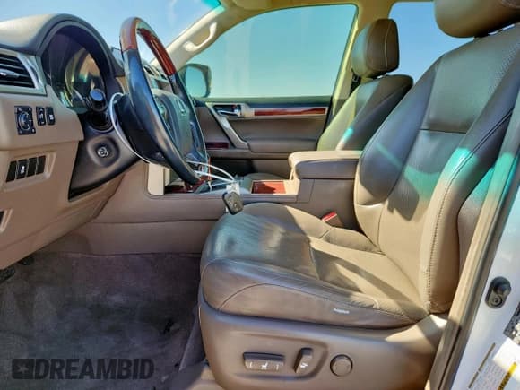 ✅ 2013 Lexus GX 460 • VIN: JTJBM7FX8D5058681 • Lot: 90618055. Wystawiony na Copart z przebiegiem 177 626 mil. Bezpłatny archiwum sprzedaży aukcyjnych z USA i szczegółowy raport historii pojazdu na DreamBid. Zdjęcie 7.