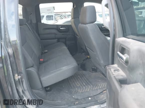 ✅ 2019 Chevrolet Silverado 1500 LT • VIN: 1GCPYDEK9KZ387882 • Lot: 41156154. Wystawiony na IAAI z przebiegiem 174 267 mil. Bezpłatny archiwum sprzedaży aukcyjnych z USA i szczegółowy raport historii pojazdu na DreamBid. Zdjęcie 8.