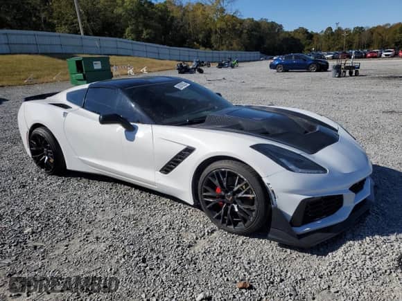 2015 Chevrolet Corvette 3LT z VIN 1G1YF2D78F5116121, wystawiony jako Copart lot #90818525 z przebiegiem 76 462 mil mil oraz Czysty tytuł • Clean title. Historia ofert i sprzedaży dostępna na DreamBid. Obrazek 4.