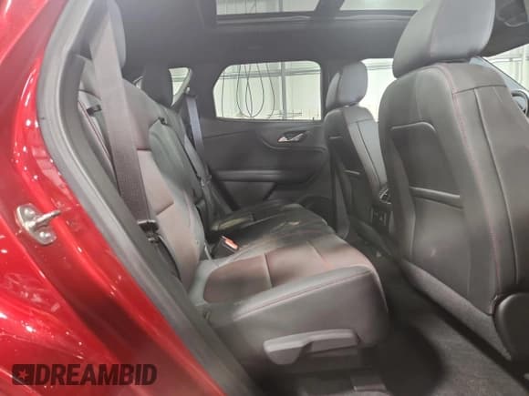 ✅ 2024 Chevrolet Blazer RS • VIN: 3GNKBKRS7RS129921 • Lot: 67390955. Wystawiony na Copart z przebiegiem 14 129 mil. Bezpłatny archiwum sprzedaży aukcyjnych z USA i szczegółowy raport historii pojazdu na DreamBid. Zdjęcie 11.