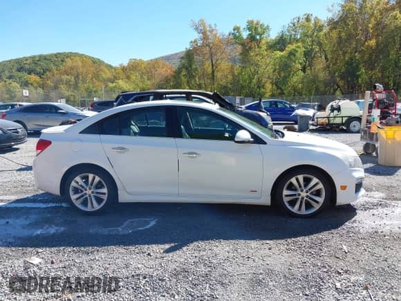 2015 Chevrolet Cruze LTZ с VIN 1G1PG5SB1F7251608, выставлен на аукционе IAAI как лот 43420021 с пробегом 203 880 миль миль и . История ставок и продаж доступна на DreamBid. Изображение 13.