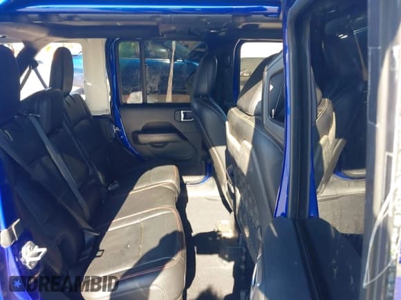 ✅ 2018 Jeep Wrangler Unlimited Rubicon • VIN: 1C4HJXFG0JW265626 • Lot: 43552072. Wystawiony na IAAI z przebiegiem 45 621 mil. Bezpłatny archiwum sprzedaży aukcyjnych z USA i szczegółowy raport historii pojazdu na DreamBid. Zdjęcie 8.