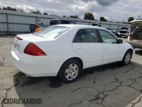 2006 Honda Accord LX с VIN 1HGCM56456A107185, выставлен на аукционе Copart как лот 82542485 с пробегом 102 502 миль миль и Списание • Salvage title. История ставок и продаж доступна на DreamBid. Изображение 3.