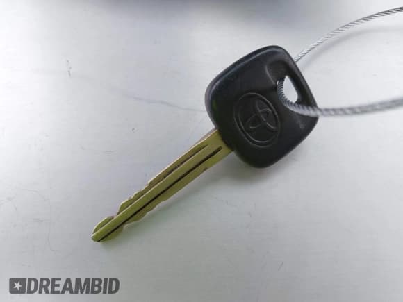 ✅ 2008 Toyota Yaris • VIN: JTDBT923X84010776 • Lot: 43682079. Wystawiony na IAAI z przebiegiem 192 650 mil. Bezpłatny archiwum sprzedaży aukcyjnych z USA i szczegółowy raport historii pojazdu na DreamBid. Zdjęcie 11.