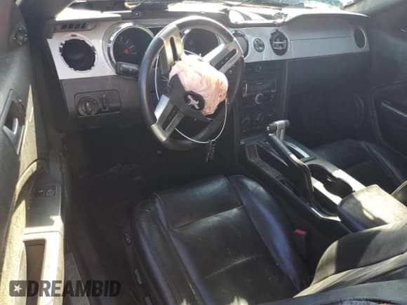 ✅ 2005 Ford Mustang Deluxe • VIN: 1ZVHT80N055252990 • Lot: 82721075. Listed on Copart with Not provided. Free auction sales archive from the USA and detailed vehicle history report at DreamBid. Image 8.