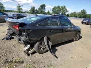 2016 Hyundai Sonata SE z VIN 5NPE24AF7GH326644, wystawiony jako Copart lot #70504325 z przebiegiem 97 433 mil mil oraz Szkoda całkowita • Salvage title. Historia ofert i sprzedaży dostępna na DreamBid. Obrazek 3.