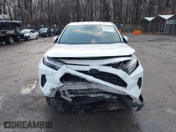 ✅ 2023 Toyota RAV4 LE • VIN: 2T3K1RFV0PC234322 • Lot: 43100522. Wystawiony na IAAI z przebiegiem 44 515 mil. Bezpłatny archiwum sprzedaży aukcyjnych z USA i szczegółowy raport historii pojazdu na DreamBid. Zdjęcie 12.