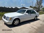 ✅ 1998 Mercedes-Benz S 320/430/500 • VIN: WDBGA43G5WA383964 • Лот: 53747905. Опубликован ранее на Copart с пробегом 172 281 миль. Бесплатный доступ к архиву аукционных продаж из США и подробный отчёт об истории автомобиля на DreamBid. Изображение 2.