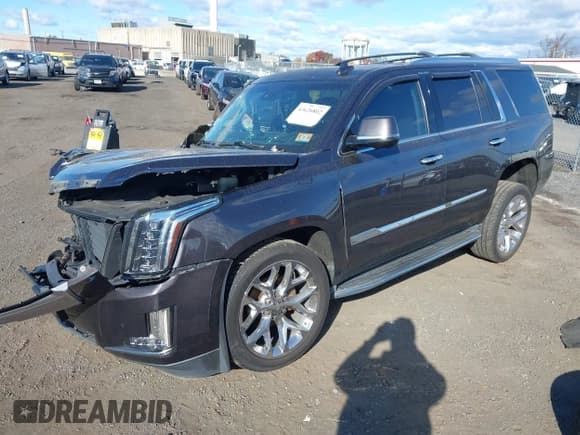 ✅ 2015 Cadillac Escalade Luxury • VIN: 1GYS4MKJ7FR705533 • Lot: 43626802. Wystawiony na IAAI z przebiegiem 145 550 mil. Bezpłatny archiwum sprzedaży aukcyjnych z USA i szczegółowy raport historii pojazdu na DreamBid. Zdjęcie 17.