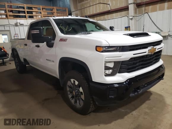 ✅ 2024 Chevrolet Silverado 2500HD Custom • VIN: 1GC4YMEY7RF339767 • Лот: 86701595. Опубликован ранее на Copart с пробегом 9 840 миль. Бесплатный доступ к архиву аукционных продаж из США и подробный отчёт об истории автомобиля на DreamBid. Изображение 4.