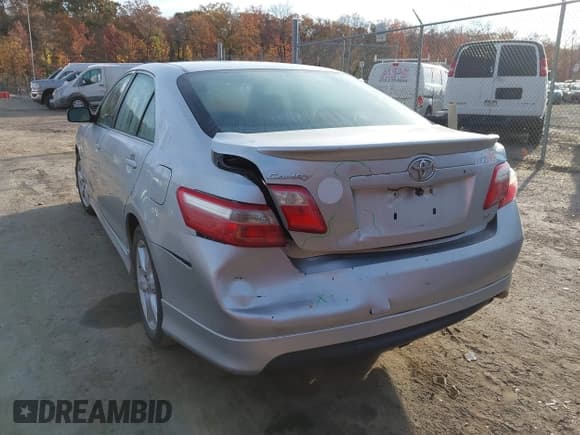 ✅ 2007 Toyota Camry LE • VIN: 4T1BE46K77U527946 • Lot: 43636757. Wystawiony na IAAI z przebiegiem 133 445 mil. Bezpłatny archiwum sprzedaży aukcyjnych z USA i szczegółowy raport historii pojazdu na DreamBid. Zdjęcie 6.