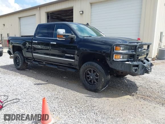 ✅ 2016 Chevrolet Silverado 2500HD LTZ • VIN: 1GC1KWE84GF278357 • Lot: 43048273. Listed on IAAI with 303,951 mi. Free auction sales archive from the USA and detailed vehicle history report at DreamBid. Image 1.