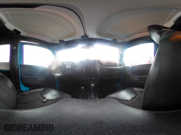 ✅ 2017 Jeep Wrangler Sport • VIN: 1C4AJWAG8HL586179 • Lot: 43737270. Wystawiony na IAAI z przebiegiem 224 767 mil. Bezpłatny archiwum sprzedaży aukcyjnych z USA i szczegółowy raport historii pojazdu na DreamBid. Zdjęcie 18.