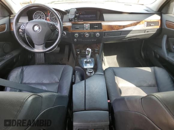 ✅ 2010 BMW 5 Series 528i xDrive • VIN: WBANV1C53AC159855 • Lot: 71238205. Listed on Copart with 217,052 mi. Free auction sales archive from the USA and detailed vehicle history report at DreamBid. Image 8.