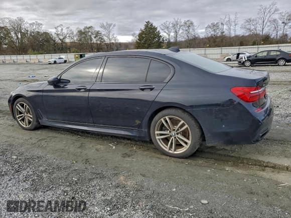 ✅ 2016 BMW 7 Series 750i xDrive • VIN: WBA7F2C55GG418911 • Лот: 94754625. Опубликован ранее на Copart с пробегом 111 595 миль. Бесплатный доступ к архиву аукционных продаж из США и подробный отчёт об истории автомобиля на DreamBid. Изображение 2.