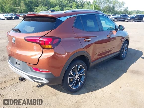 ✅ 2020 Buick Encore GX Select • VIN: KL4MMDS25LB122982 • Lot: 42799016. Wystawiony na IAAI z przebiegiem 60 555 mil. Bezpłatny archiwum sprzedaży aukcyjnych z USA i szczegółowy raport historii pojazdu na DreamBid. Zdjęcie 4.