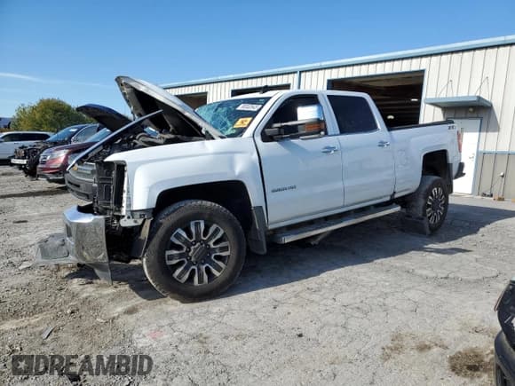 ✅ 2019 Chevrolet Silverado 2500HD LTZ • VIN: 1GC1KTEY3KF163336 • Лот: 90332645. Опубликован ранее на Copart с пробегом Не указан. Бесплатный доступ к архиву аукционных продаж из США и подробный отчёт об истории автомобиля на DreamBid. Изображение 1.