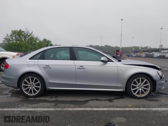✅ 2016 Audi A4 Premium • VIN: WAUDFAFLXGN012139 • Lot: 42446049. Listed on IAAI with 83,059 mi. Free auction sales archive from the USA and detailed vehicle history report at DreamBid. Image 13.