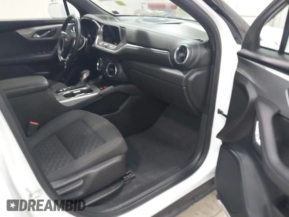 ✅ 2020 Chevrolet Blazer LT • VIN: 3GNKBHRS7LS600752 • Lot: 42927673. Listed on IAAI with 67,885 mi. Free auction sales archive from the USA and detailed vehicle history report at DreamBid. Image 5.