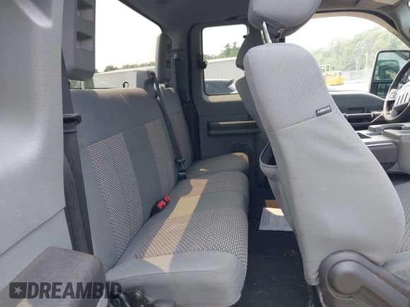 ✅ 2016 Ford F-250 XLT • VIN: 1FT7X2B61GEA07477 • Lot: 42897901. Wystawiony na IAAI z przebiegiem 131 176 mil. Bezpłatny archiwum sprzedaży aukcyjnych z USA i szczegółowy raport historii pojazdu na DreamBid. Zdjęcie 8.