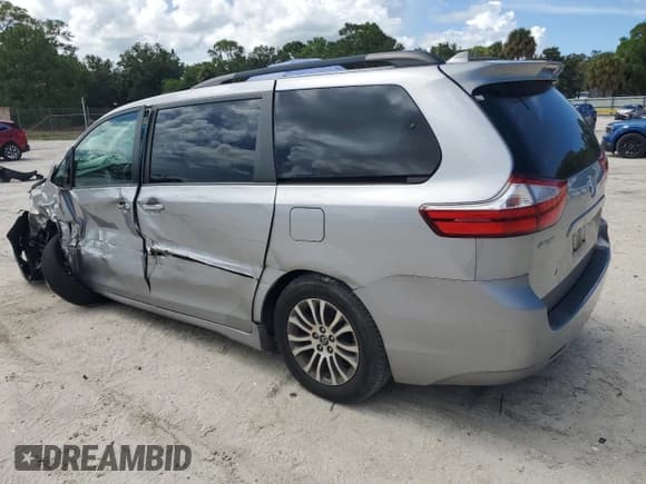 ✅ 2018 Toyota Sienna XLE Auto Access Seat • VIN: 5TDYZ3DC5JS957432 • Lot: 68093765. Wystawiony na Copart z przebiegiem 83 762 mil. Bezpłatny archiwum sprzedaży aukcyjnych z USA i szczegółowy raport historii pojazdu na DreamBid. Zdjęcie 2.