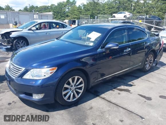 ✅ 2011 Lexus LS 460 • VIN: JTHCL5EF1B5010040 • Lot: 43087763. Listed on IAAI with 176,420 mi. Free auction sales archive from the USA and detailed vehicle history report at DreamBid. Image 17.