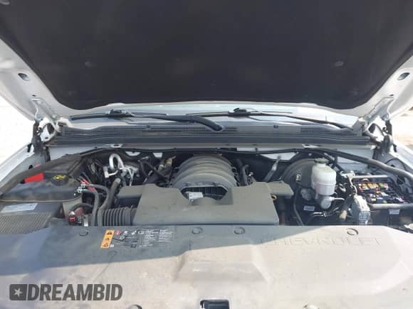 2019 Chevrolet Tahoe LT z VIN 1GNSKBKC5KR153517, wystawiony jako IAAI lot #42390642 z przebiegiem 52 034 mil mil oraz . Historia ofert i sprzedaży dostępna na DreamBid. Obrazek 10.