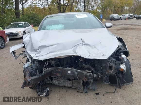 ✅ 2020 Kia Forte LXS • VIN: 3KPF24AD4LE191270 • Lot: 43563193. Wystawiony na IAAI z przebiegiem 78 073 mil. Bezpłatny archiwum sprzedaży aukcyjnych z USA i szczegółowy raport historii pojazdu na DreamBid. Zdjęcie 13.